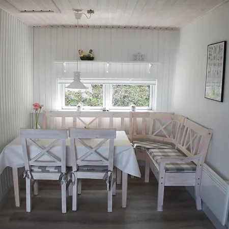 Hilde - 75m From The Sea By Interhome